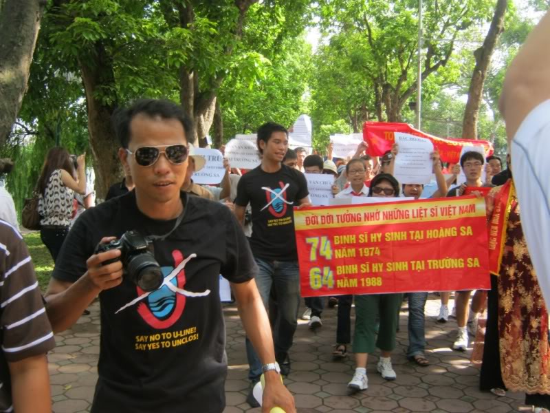 biểu tình
