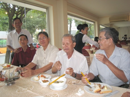họp mặt 190212