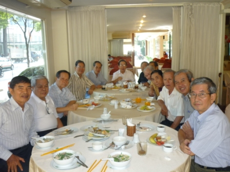 họp mặt 30-10-11