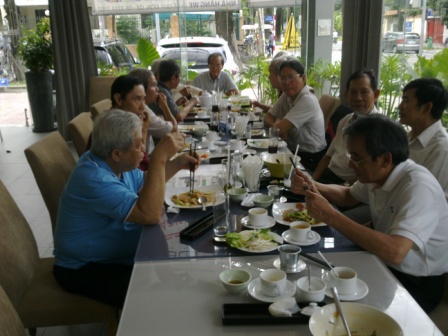 họp mặt 28-08-11