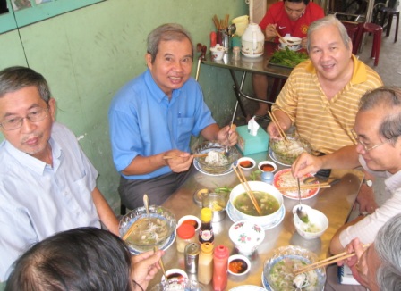 họp mặt 02-10-11