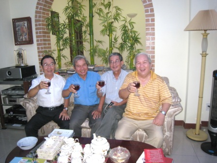 họp mặt 02-10-11