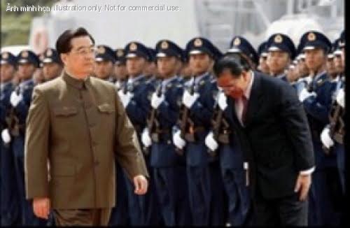 nong duc manh cúi lạy ho cam dao