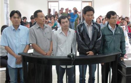khủng bố