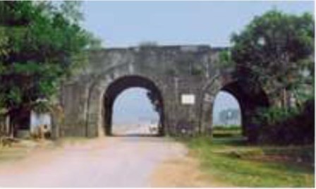 thành nhà hồ